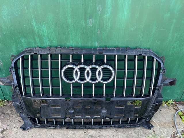 Облицовка радиатора 8R0853651ABT94 VAG