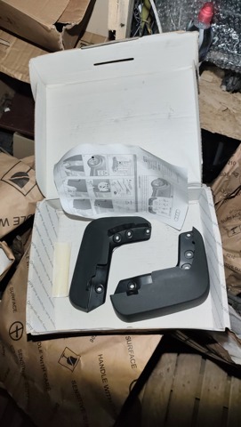 Комплект передних брызговиков 8V5075111 VAG