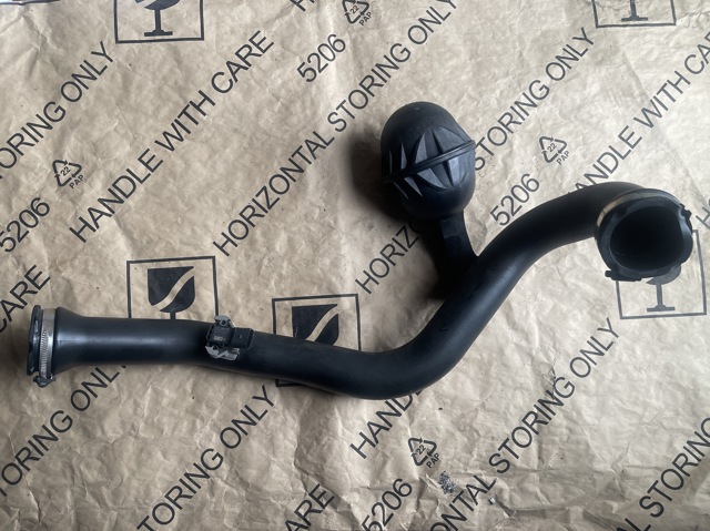 VAG 8W0145673L Патрубок интеркулера в наличии Кривой Рог