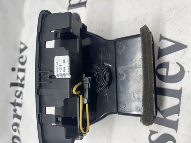 8W0819203B6PS VAG Решетка вентиляции салона в подлокотнике задняя купить в Кривой Рог