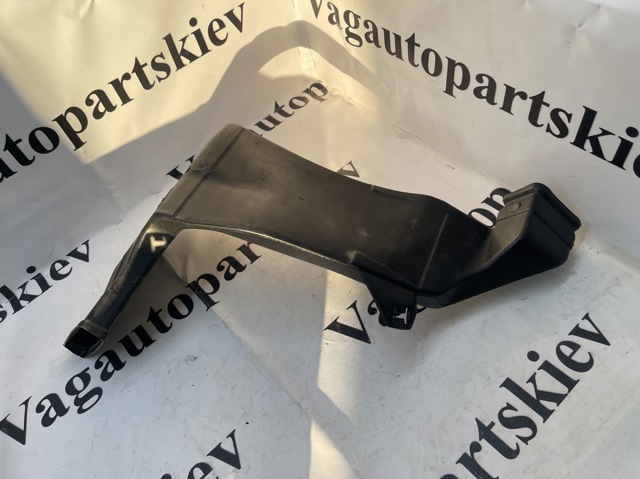 VAG 8W0819806A Воздуховод в наличии Чернигов