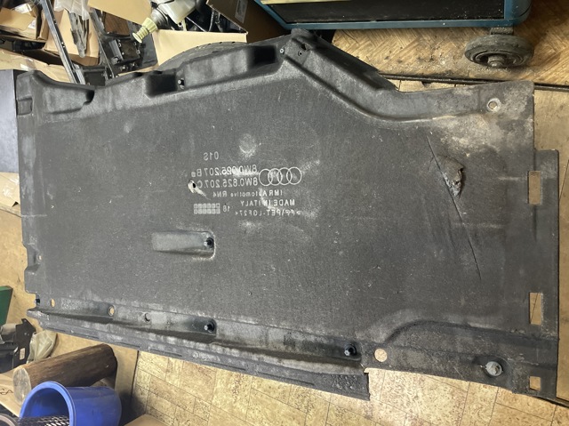 8W0825207C VAG Защита днища левая купить в Ужгород