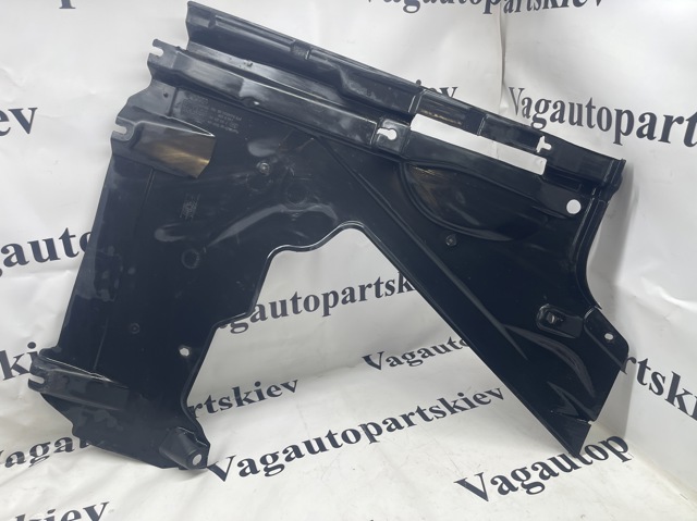 Защита днища, задняя правая 8W0825216F VAG