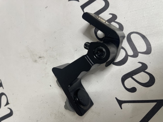 Петля двери передней правой 8W0831404A VAG