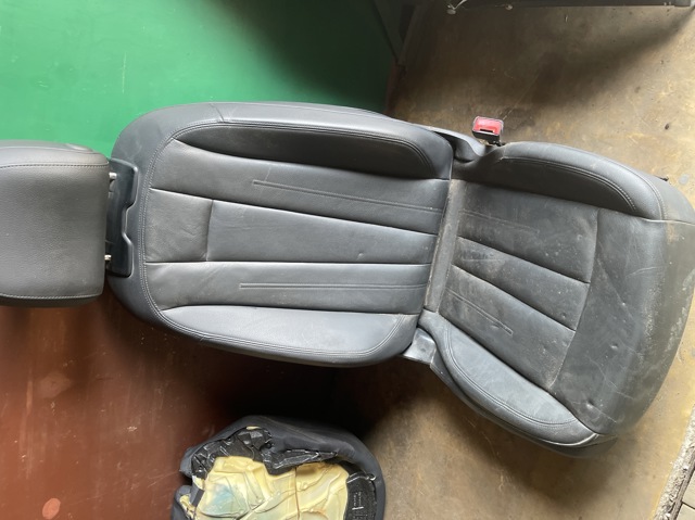 VAG 8W0881106AJ в наличии Киев