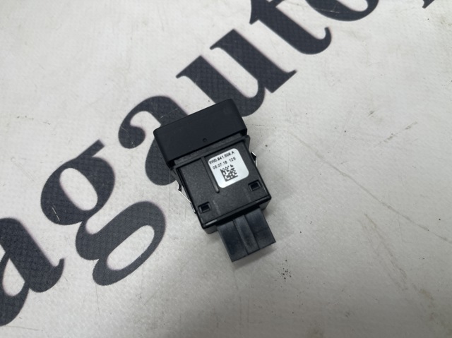 8W0941509A5PR VAG Кнопка аварийки купить в Каменское
