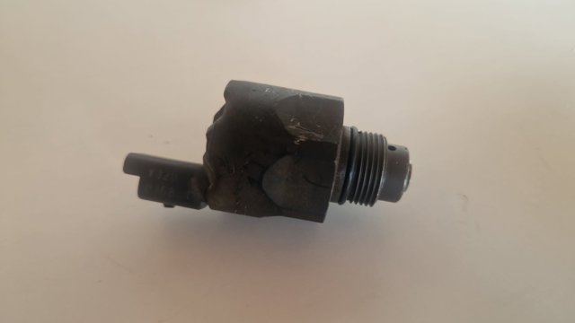 Клапан регулировки давления топлива 226700138R RENAULT