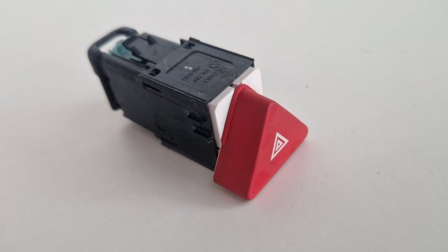 Кнопка включения аварийного сигнала 5M0953509A VAG