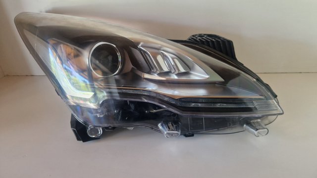 Фара передняя правая 9805525480 PEUGEOT
