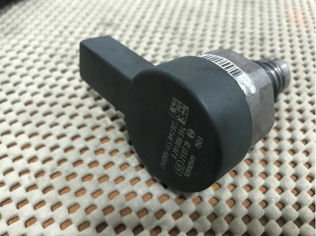 BOSCH 0281006394 Регулятор давления топлива в наличии Украина