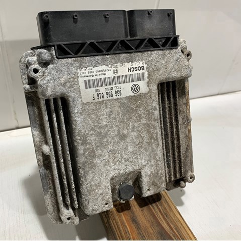 Модуль управления двигателем 03G906016F VAG