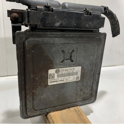 Электронный блок управления двигателем 03G906018CE VAG