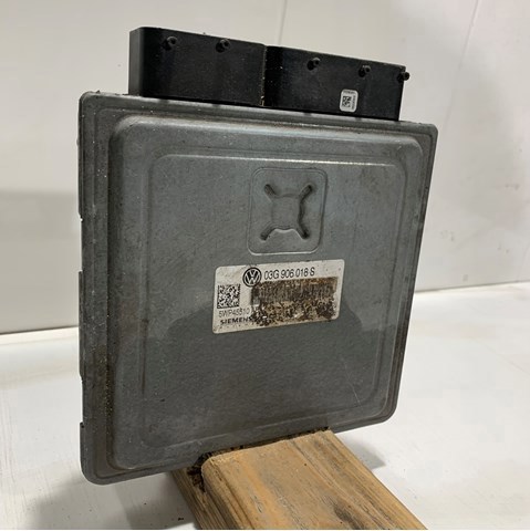 Электронный блок управления двигателем 03G906018S VAG