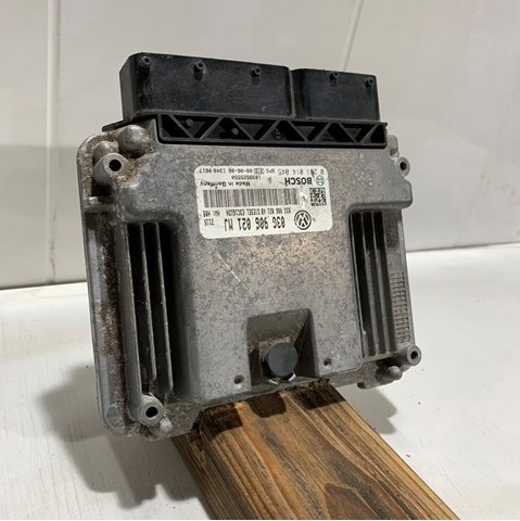 Модуль управления двигателем 03G906021MJ VAG
