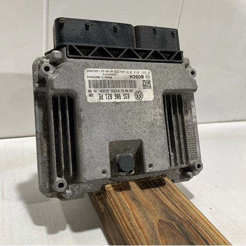 Модуль управления двигателем 03G906021PE VAG