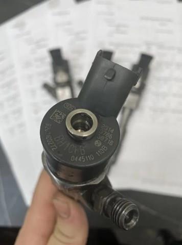 Клапанная форсунка 0445110110 BOSCH