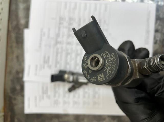 Форсунка впрыска топлива 0445110262 BOSCH