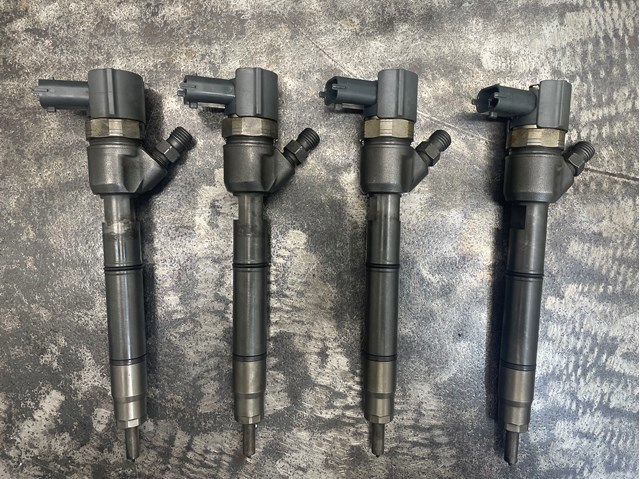 BOSCH 0445110411 Форсунка впрыска топлива в наличии Украина