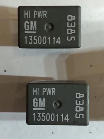 Реле противотуманной фары 13500114 GM
