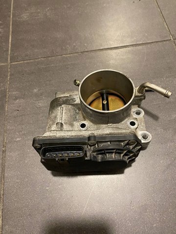 Блок дроссельной заслонки 2203028050 TOYOTA