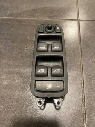 Кнопки переднего левого стекло подъемника 30773427 VOLVO