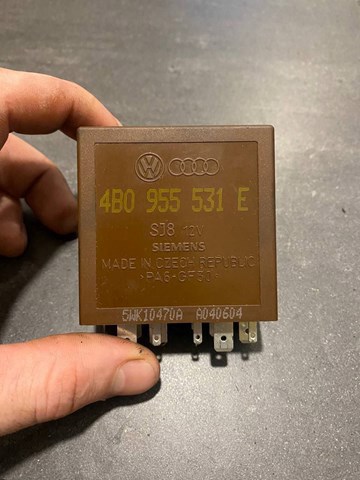 VAG 4B0955531E Реле дворников в наличии Винница