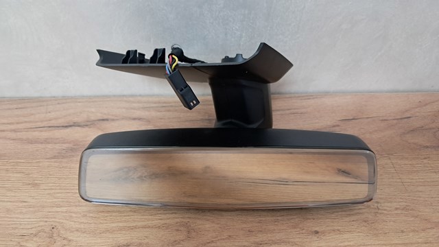 Зеркало салона авто Тесла Модел C