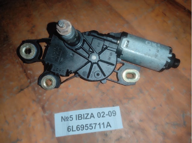 Стеклоочиститель двери задка 6L6955711 VAG