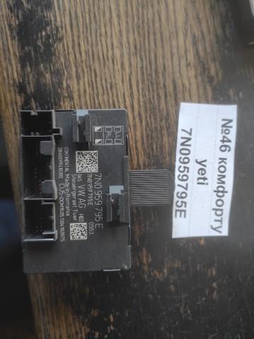 Блок комфорта задней двери 7N0959795E VAG