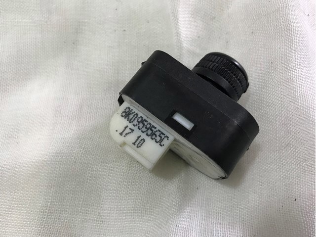 Регулятор зеркал 8K0959565C VAG
