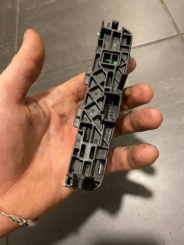 8R17134633Q7 VAG Накладка консоли рычага переключения передач АКПП купить в Черкассы