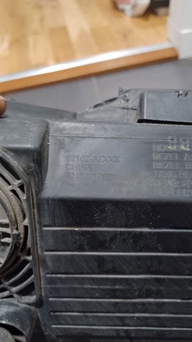 HYUNDAI 921023ZXXX Фара правая в наличии Черкассы