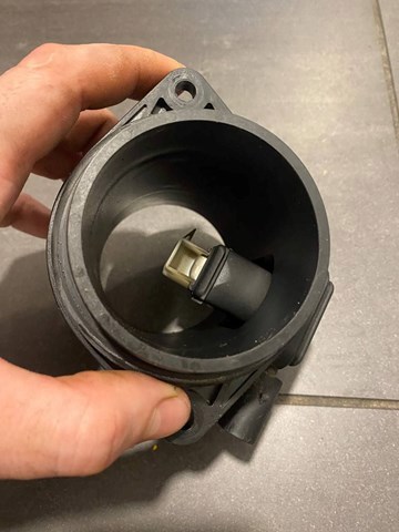 Расходомер воздуха A0000942948 MERCEDES