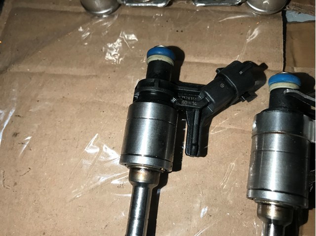 V752835180 PORSCHE Форсунка впрыска топлива купить в Каменское