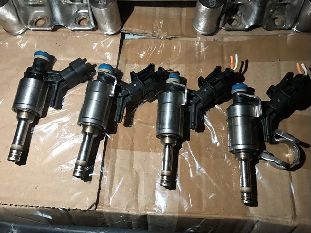 V752835180 PORSCHE Форсунка впрыска топлива купить в Каменское