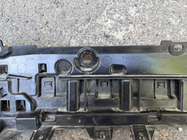 BMW 51127400674 Кронштейн бампера заднего центральный в наличии Хмельницкий