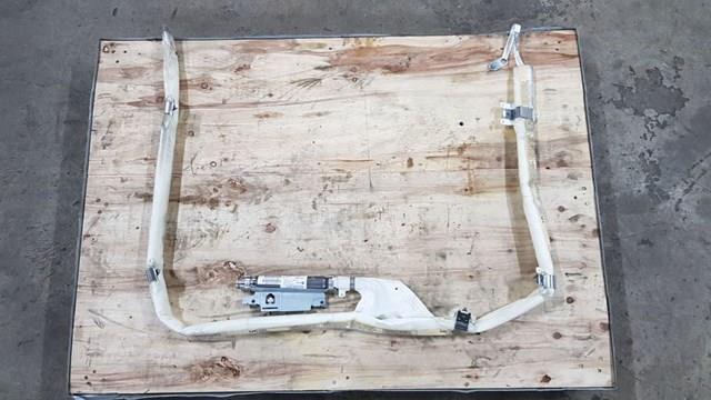 72126979911 BMW Шторка боковая, левая купить в Львов