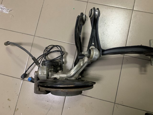 MERCEDES 2460306 Цапфа задняя левая в наличии Харьков