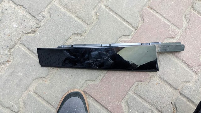 Накладка задней двери, левой, вертикальная 4KE839901 VAG