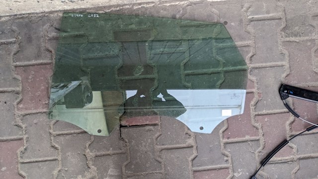 Стекло двери задней левой 4KE845205 VAG