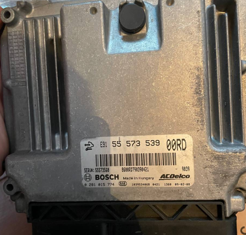 Электронный блок управления двигателем 55573539 OPEL
