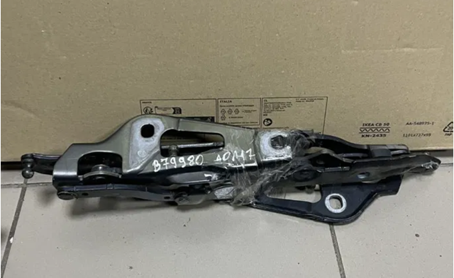 Петля крышки багажника 7060627 BMW