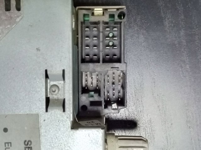 RENAULT 8200633634 Магнитола (радио AM/FM) в наличии Сумы