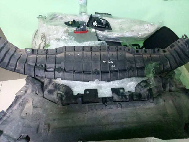 Рамка решетки радиатора A2225200023 MERCEDES