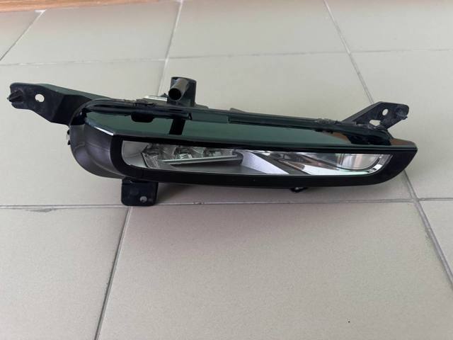 Туманка левая LR072646 LAND ROVER