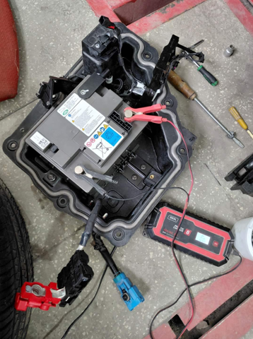 Акумулятор LR181519 LAND ROVER