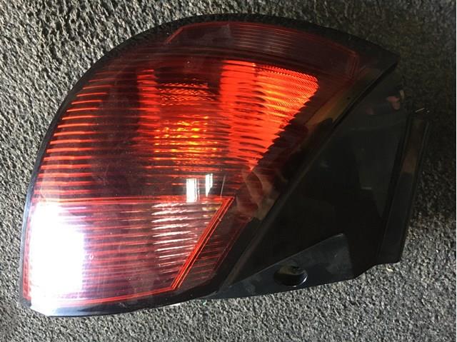 Задний фонарь Mitsubishi Colt