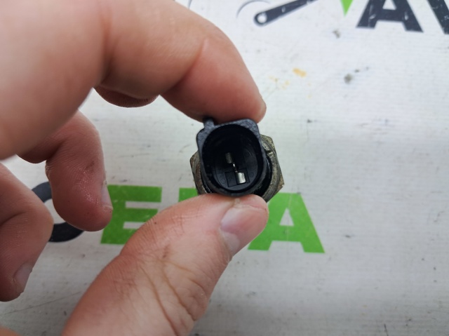 Датчик давления масла двигателя Ауди А8 D3