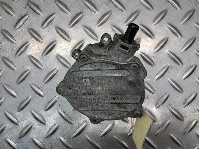 Механический вакуумный насос Audi A8 D3