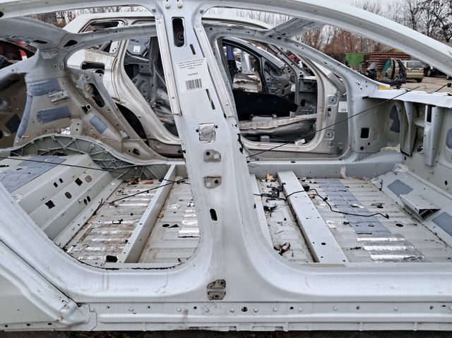 Стойка кузова центральная правая 1024205S0B TESLA